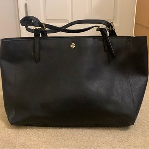 TORY BURCH BLACK TOTE WITH GOLD HARDWARE - PERFECT WORK BAG! 👜😍❤️